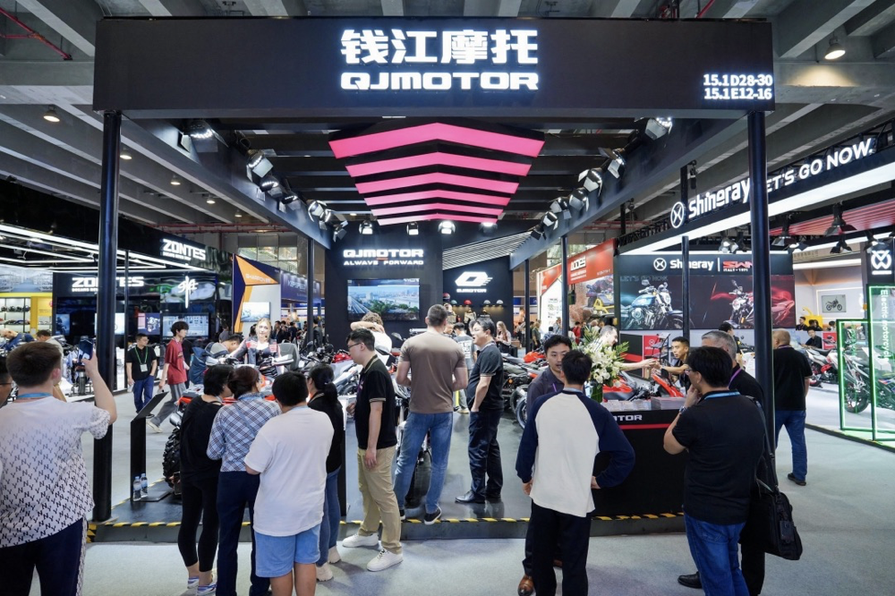 The Choice of Riding for a World Journey – QJMOTOR Makes a Stunning Appearance with Its Full Categories at the Canton Fair