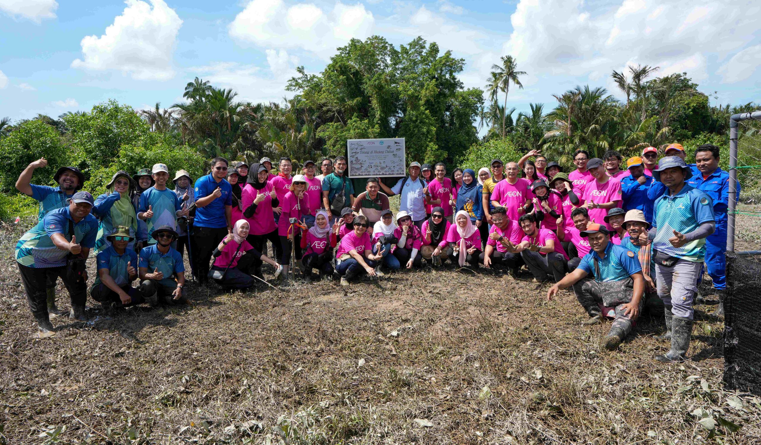 AEON AND FRIM JOIN HANDS TO RESTORE FIREFLY HABITAT IN KUALA SELANGOR THROUGH “TERANG DI HUJUNG DAHAN” INITIATIVE
