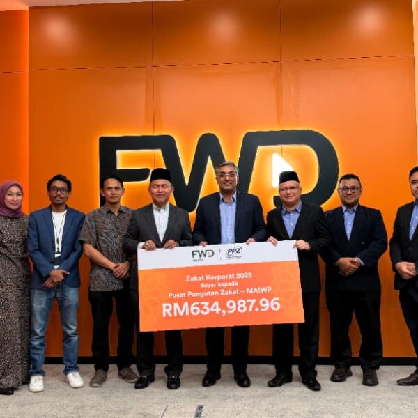 FWD Takaful Fulfils Zakat Obligation to Pusat Pungutan Zakat-MAIWP